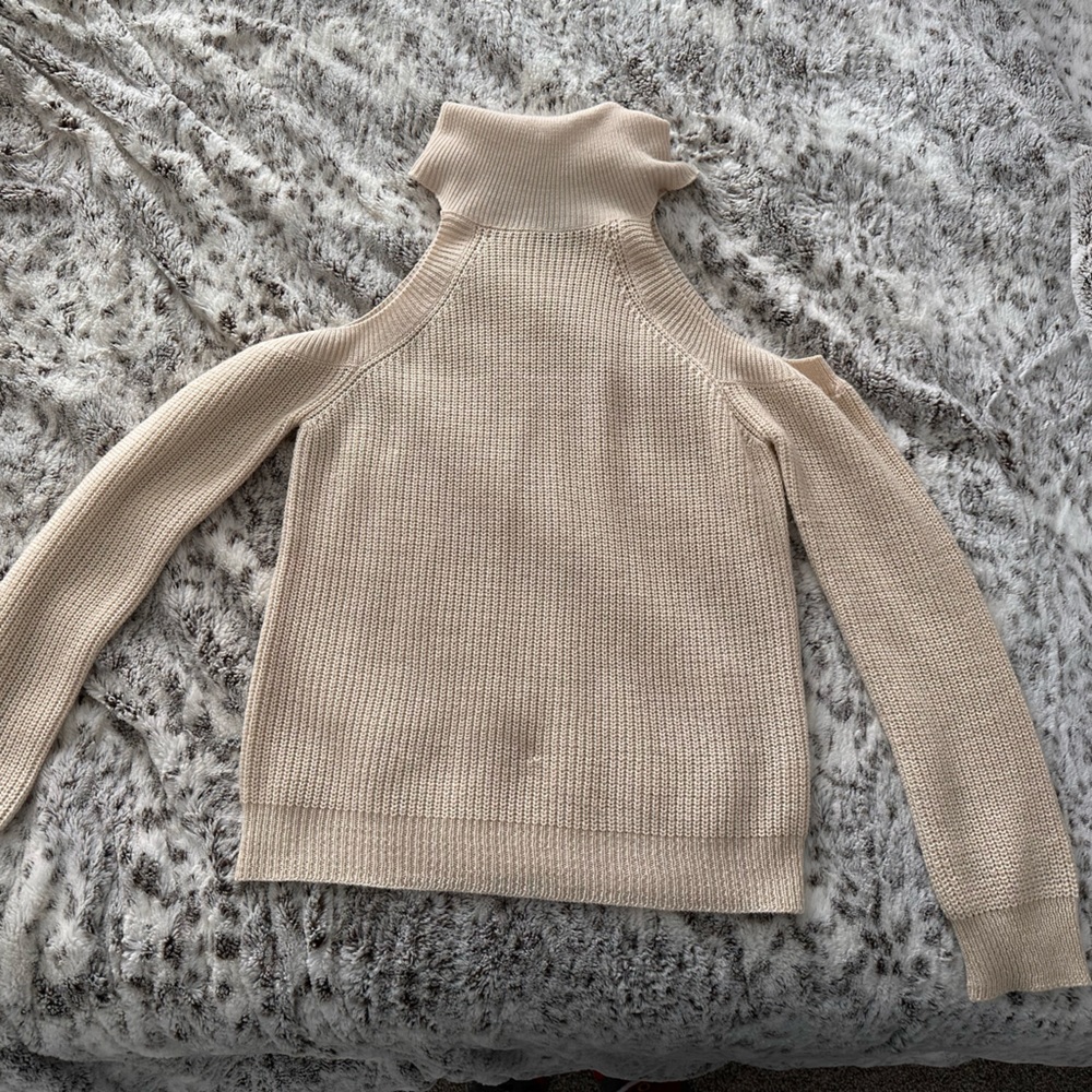 Kendall and Kylie shoulder cut out long sleeve turtleneck